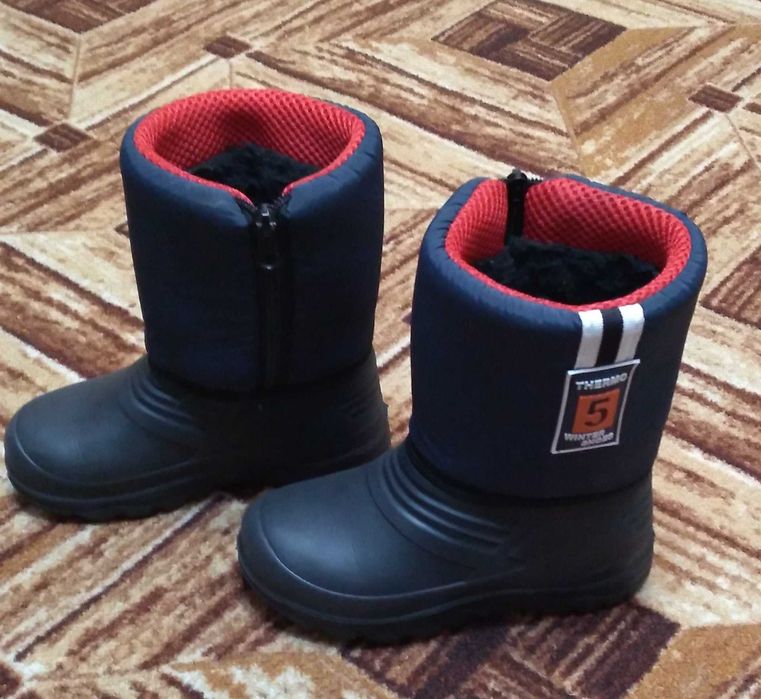 Дитячі чобітки дутики