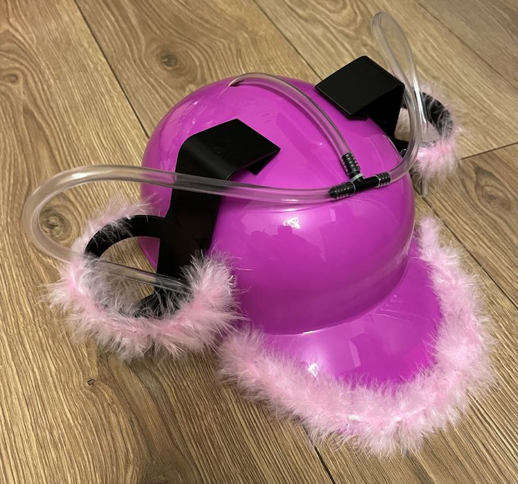 Kask na impreze na napoje różowy