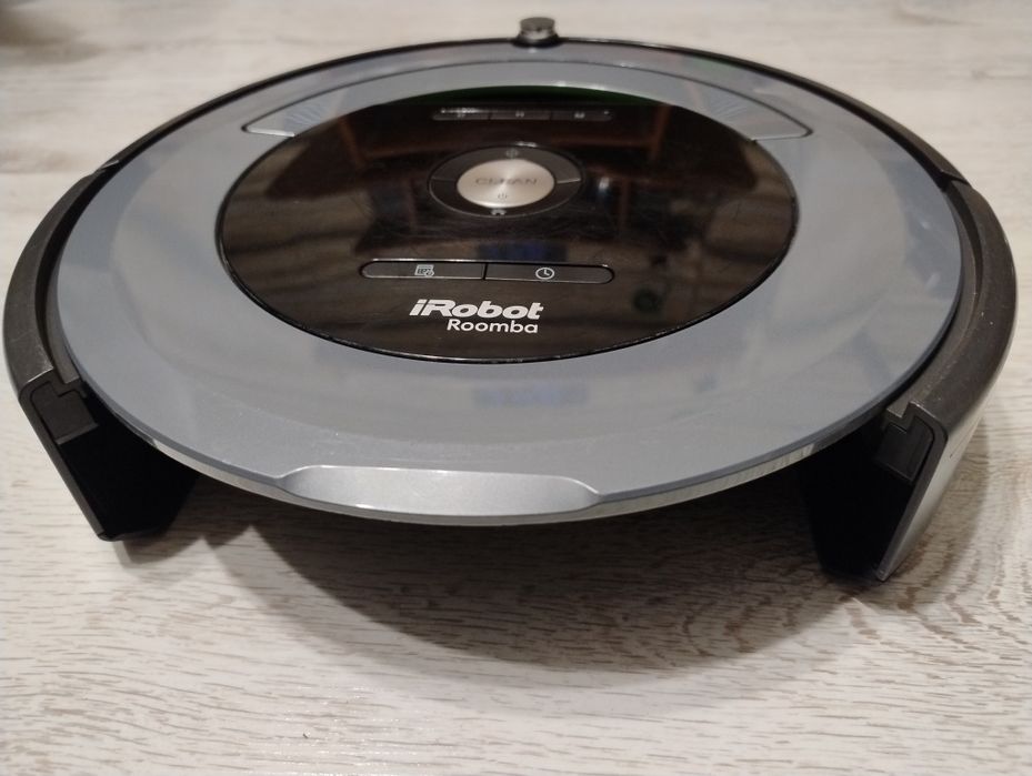 Sprawna płyta główna z obudową i zderzakiem Irobot Roomba 681