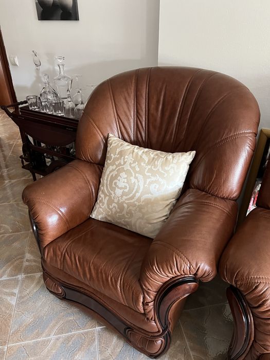 Sofa em pele castanho