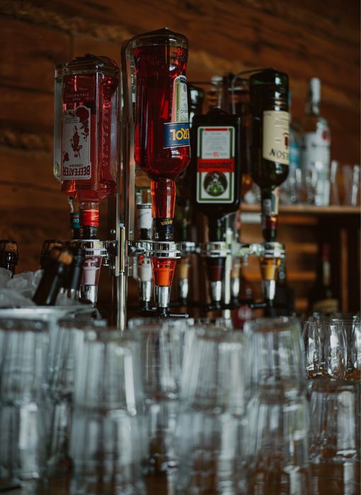 Bar samoobslugowy stojak na butelki