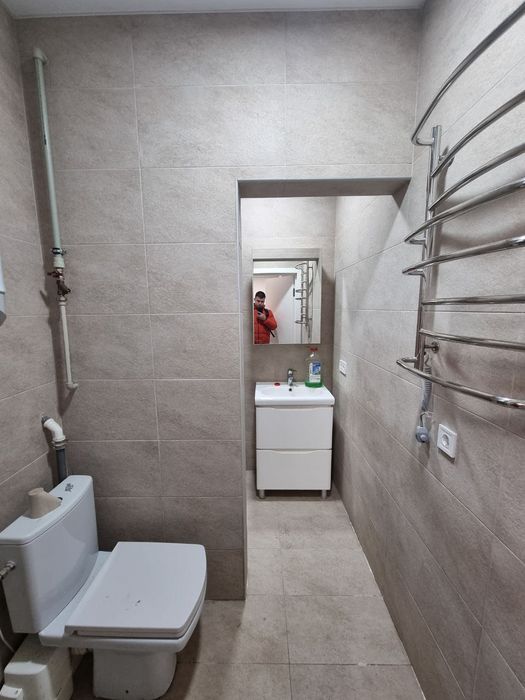 Продам комерцію з окремим входом Фасад