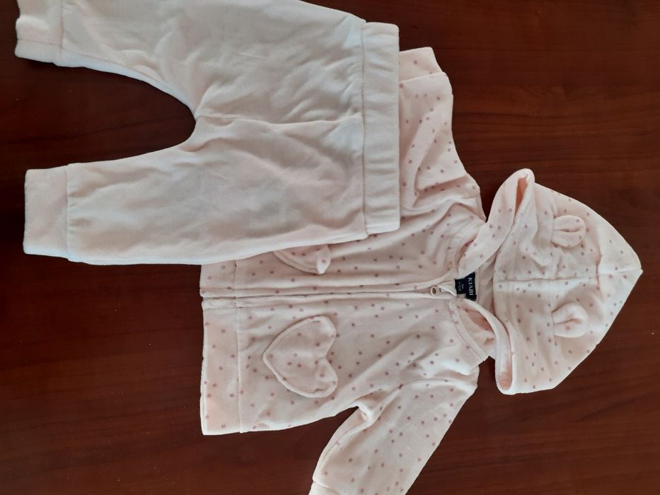 Dwa komplety bluza plus spodnie dla dziewczynki