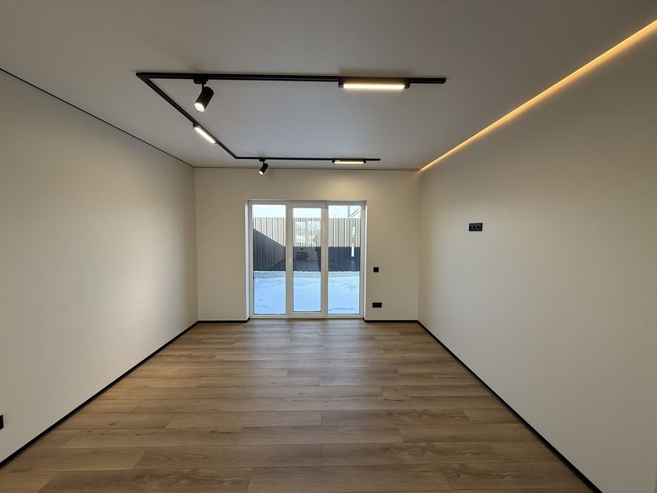 Продаж сучасного таунхауса з ремонтом у Підгайцях.