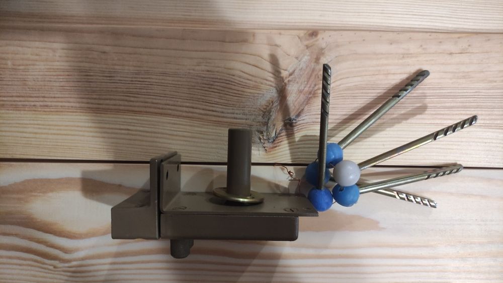 Замок ссср накладний на двері чи в гаражні ворота