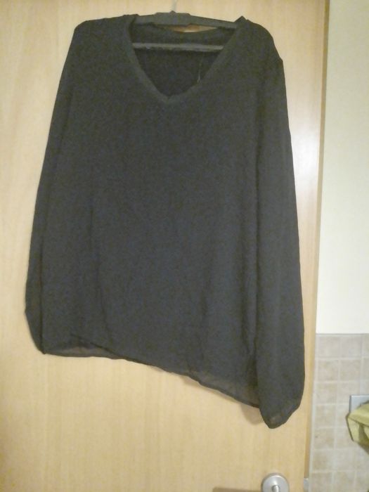 Blusa preta de manga comprida forrada