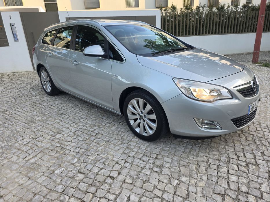 Opel Astra SportsTourer 1.3 Cdti 95cv ( Apenas 46 mil kms )
