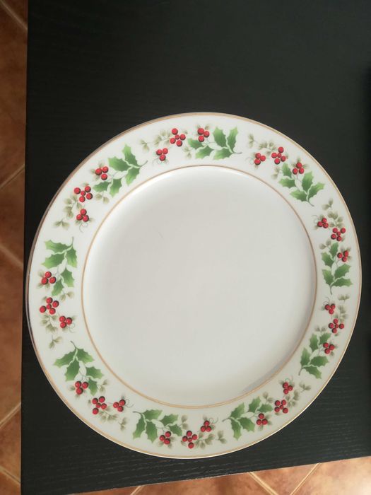 12 Pratos Porcelana Royal Norfolk Holly Berry