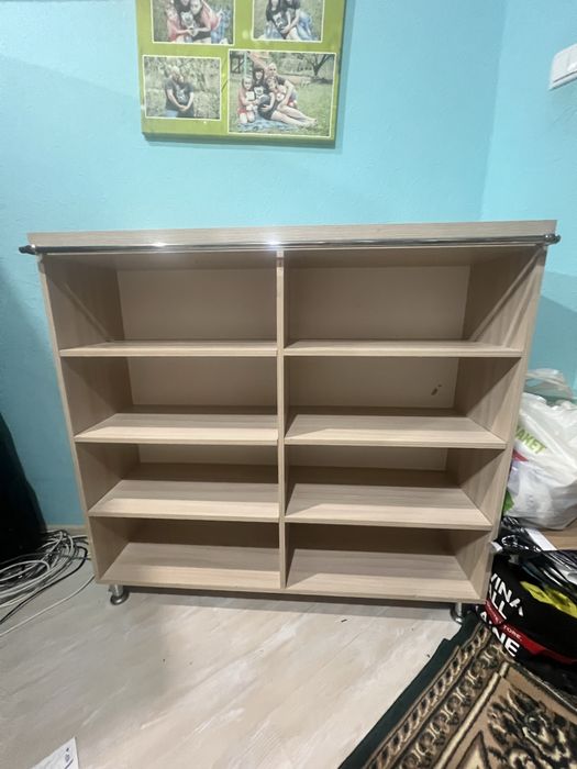 Стелаж для одягу та інших речей