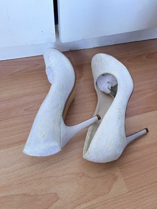 Nowe buty na obcasie