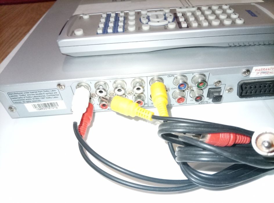 DVD player BBK в комплекте