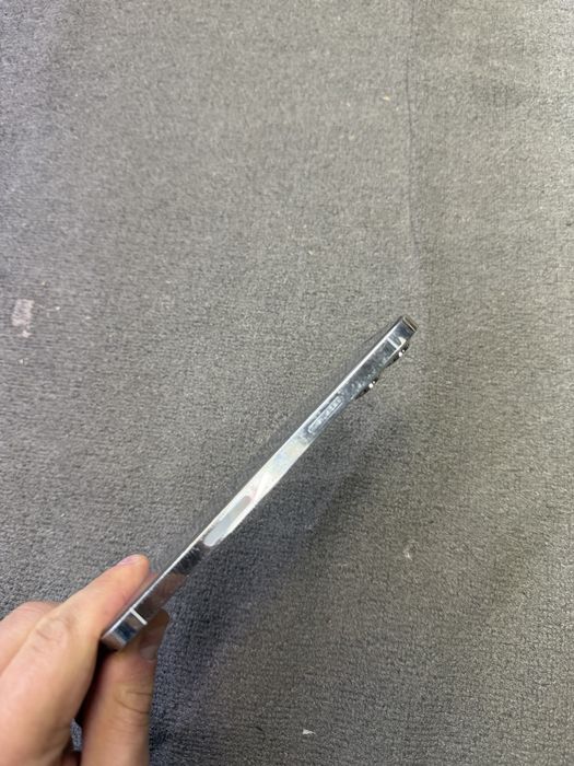 Iphone 12 pro max white заблокований