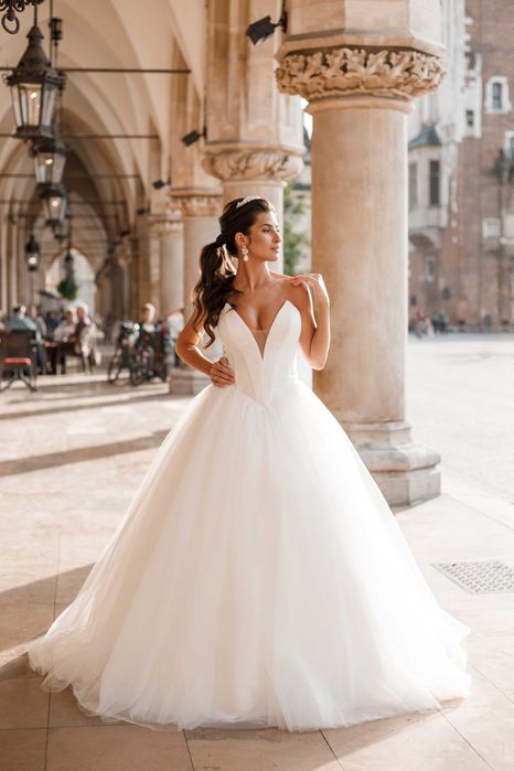 Zjawiskowa Suknia ślubna princess brokat