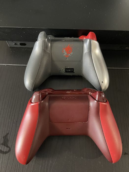 Xbox one X 1gb 3 gry 2 pady