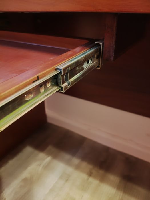 Biurko w kolorze orzech