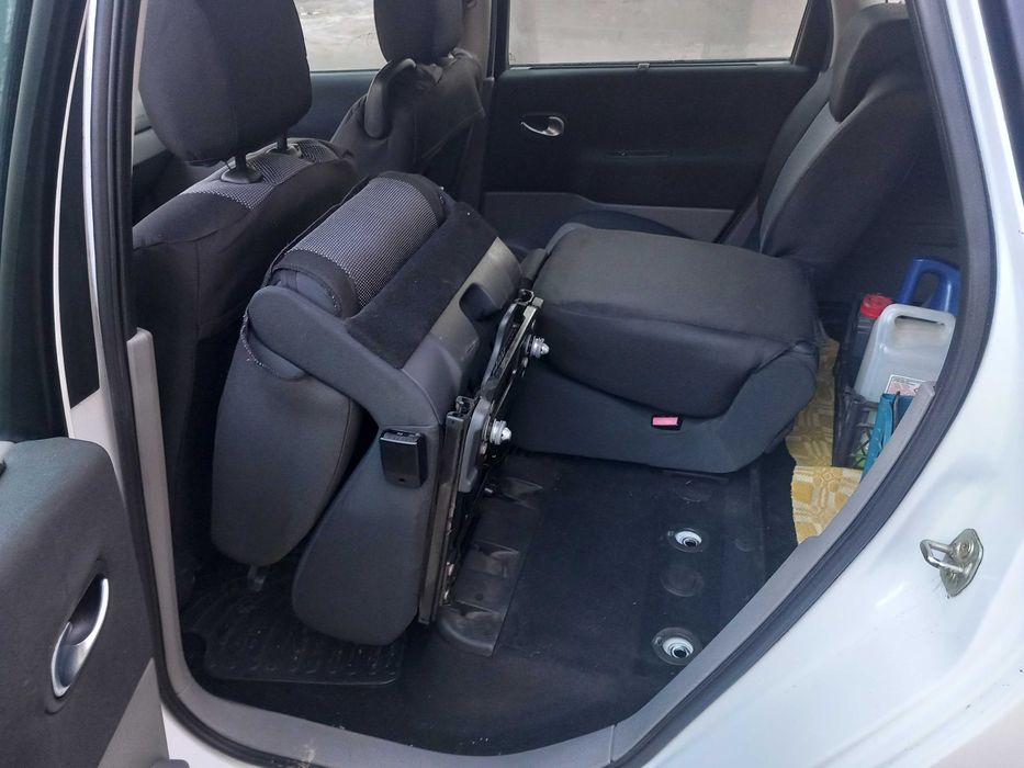 Renault Scenic 2 .1.6 бензин.2004 год