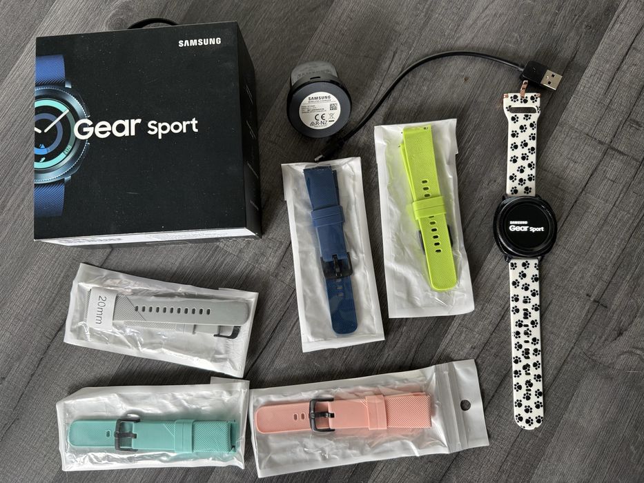 Stan BDB SPRAWNY zegarek Samsung Gear Sport i akcesoria