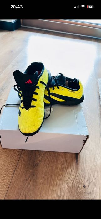 Turfy Adidas Predator roz 36