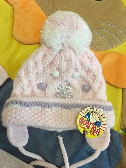 Шапочка дитяча і шарф на дівчинку