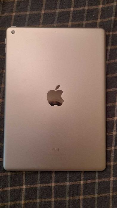 iPad 5 (2017) A1822 32Gb Silver | Чистий iCloud