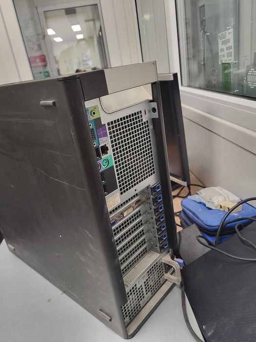 Komputer Dell Precision T3610 XEON E5-1650 v2 3.5G 8GB 256GB +monitor