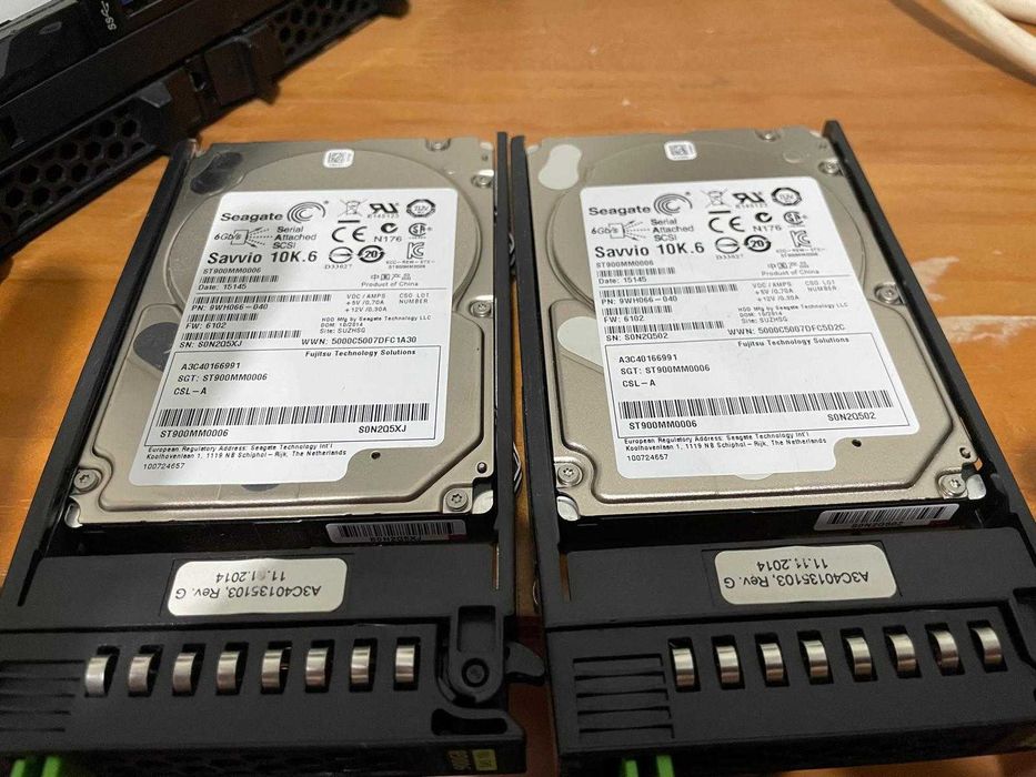 Servidor 1U Fujitsu Primergy RX2530M5, 32Gb, 2x900Gb, 1x XEON Silver