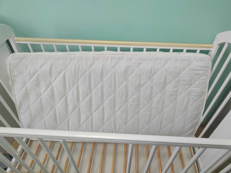 Łóżeczko z materacem plus dodatki