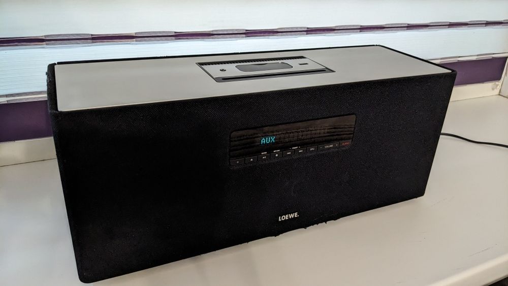 Акустика Loewe SoundBox (Bluetooth, iPod, AUX, USB)