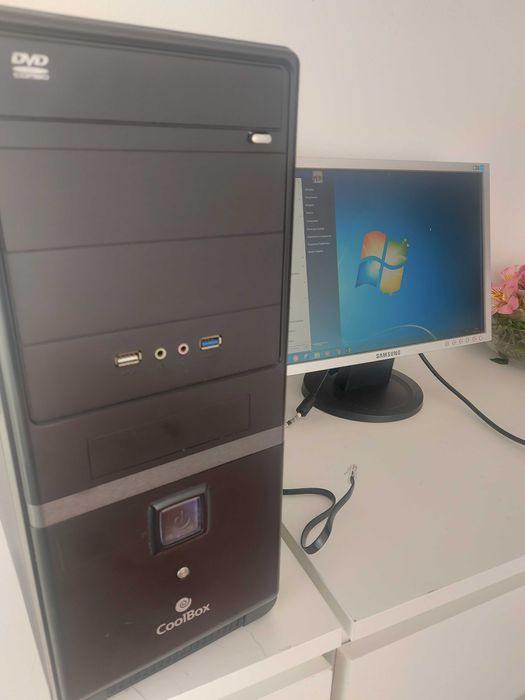 Computador Coolbox, mais monitor Sansung