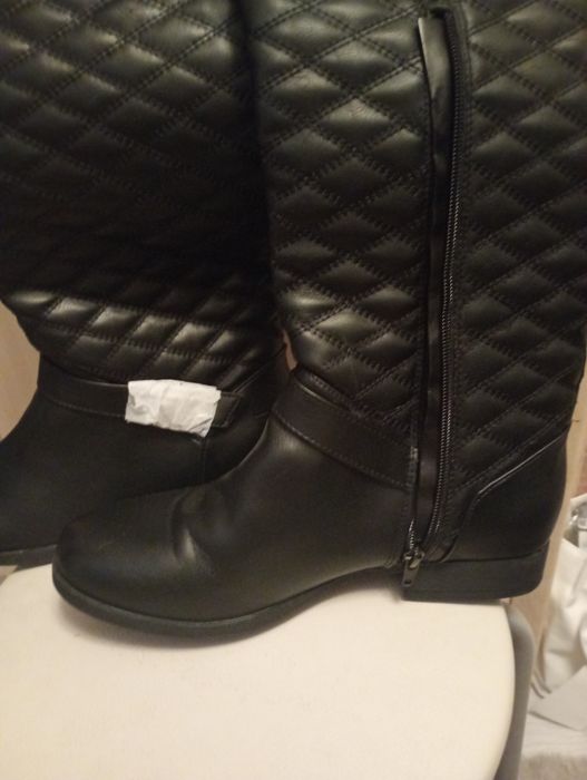 Nowe buty damskie zasuwane na zamek ocieplane