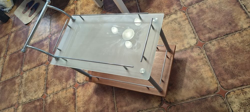 Стол процедурный косметологический или парикмахерский на колесах