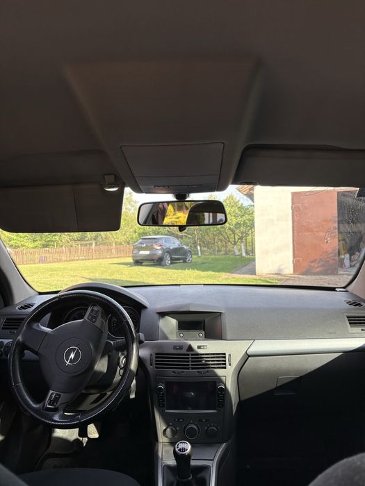 Автомобіль Opel Astra 2006 1.3 CDTI