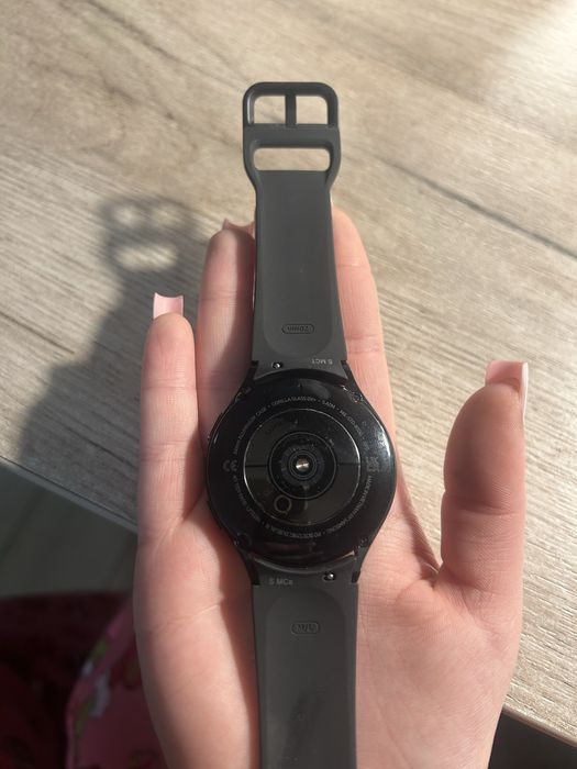 Samsung Galaxy Watch 4 LTE czarny – dzwoni bez telefonu