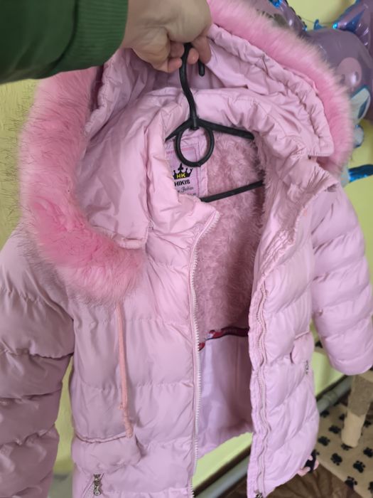 Курточка-пуховик на дівчинку 134
