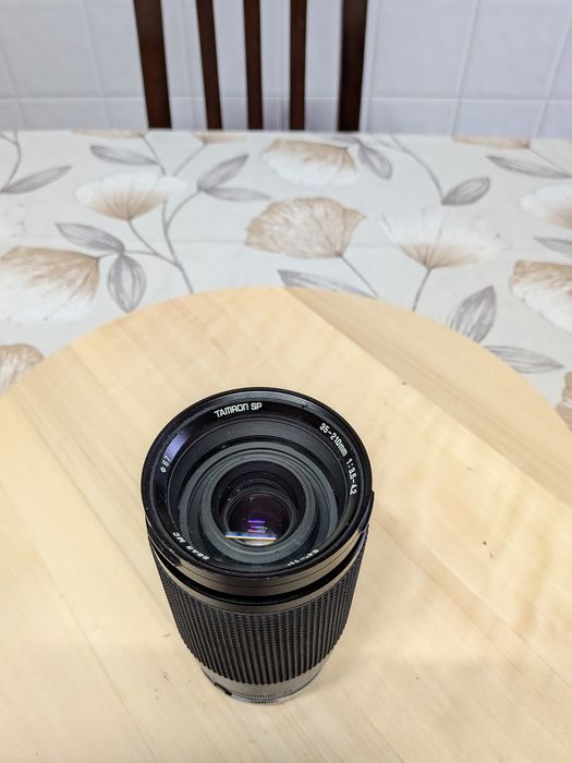 Nikon D90 + Lente + Acessórios (para peças ou reparação)