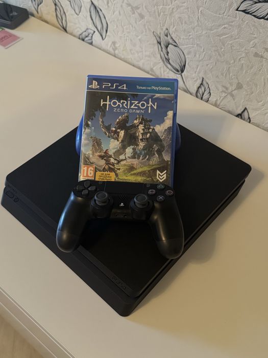 PlayStation 4 slim 1tb