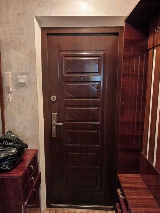 Продам однокомнатную квартиру на Бородинском