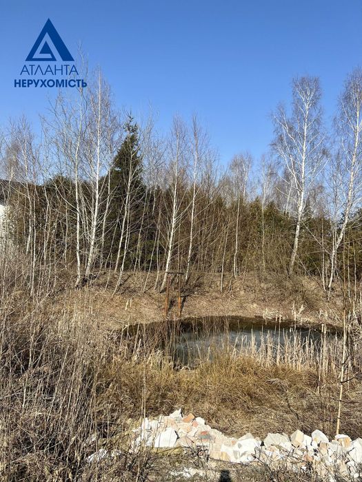 Пропонуємо до продажу 2 суміжні земельні ділянки  в селі Озерце.