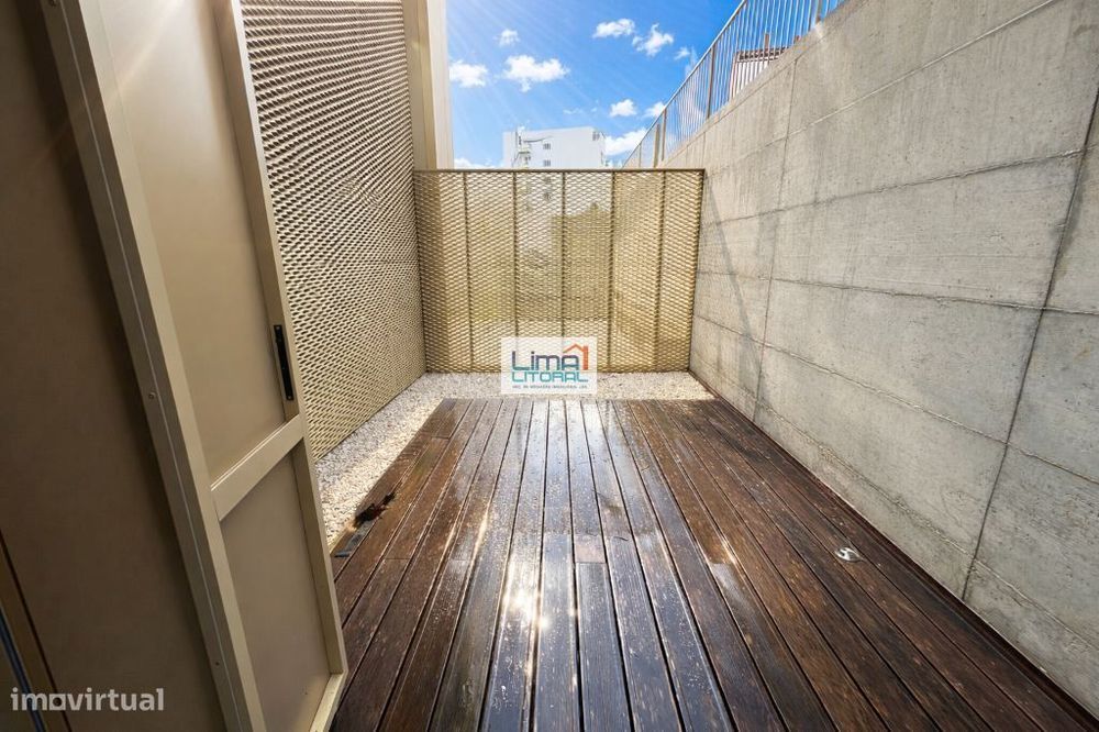 Moderno apartamento T2 - Centro de Leiria - com parqueamento interior