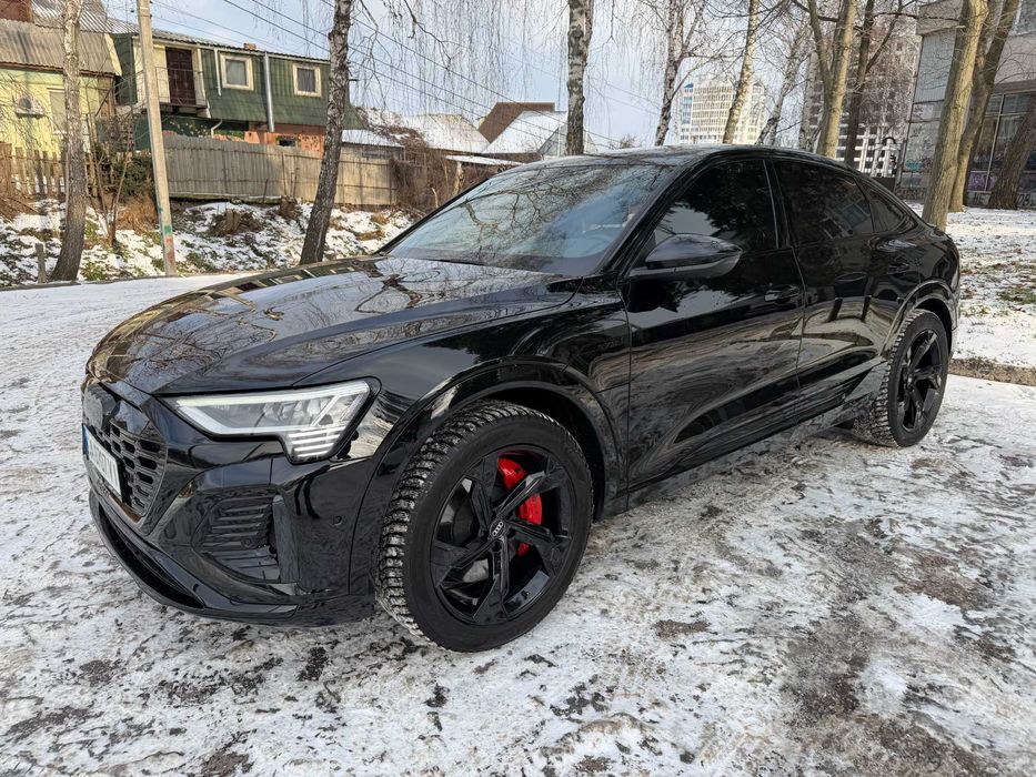8
Audi Q8 e-tron 2023