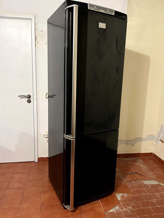 Frigorífico Combinado PRETO AEG/ELETROLUX Santo