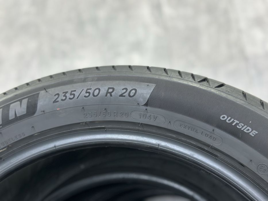 Літні шини Michelin e•Primacy 235/50 R20 104V