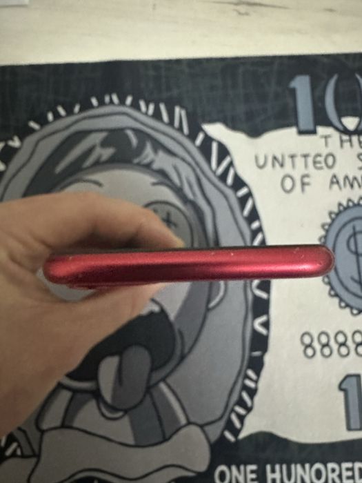 Айфон 11 на запчастини