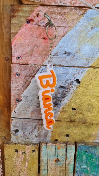Chaveiro com nome personalizado com duas cores