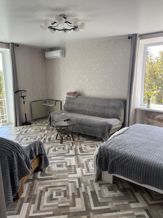 Оренда подобово. Квартира -  студія, ТЕПЛА, світла і затишна