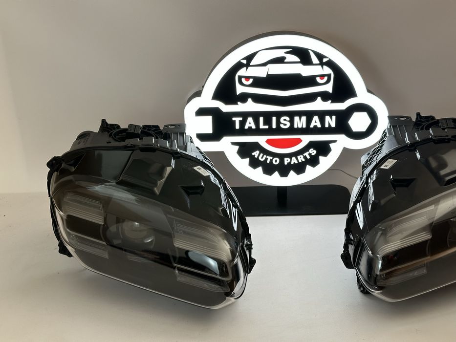 Porsche Taycan фара передня оптика в наявності 9J1941032H 9J1941031H