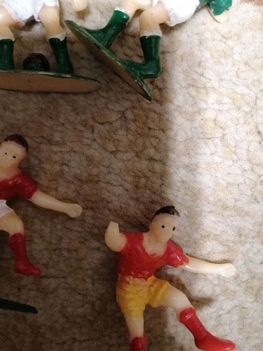 Figurki piłkarzy.