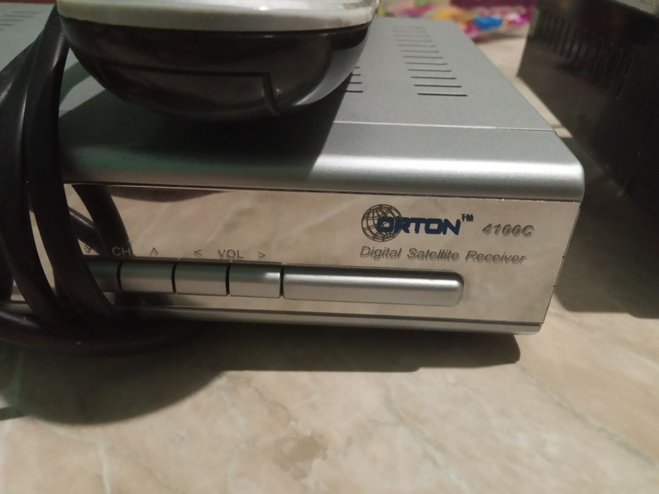 Супутниковий тюнер Orton 4100c