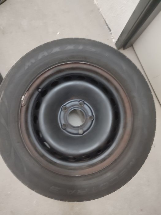 Sprzedam 4 felgi stalowe 15 Renault Megane 3 CENA ZA 4 SZTUKI