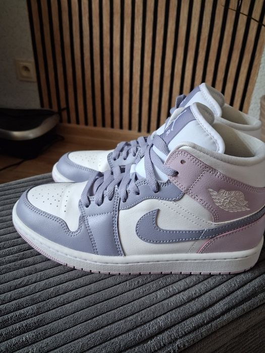 Nike Jordan 1 MID
